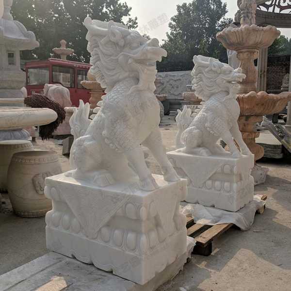 什么是傳統(tǒng)景觀中的藝術(shù)雕塑呢？